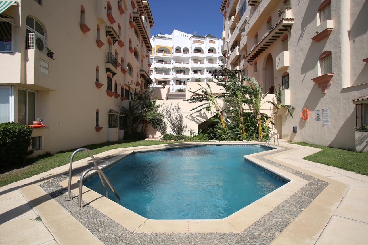 Marina Bay Playa Del Cristo Apartment Estepona Bagian luar foto